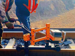 Battery-powered Rail Wrench Trolley